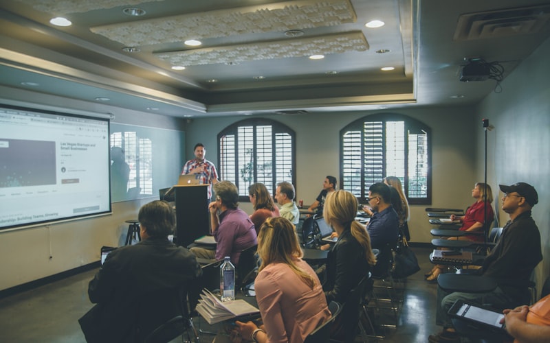 Cérémonie de remise de diplômes dans une université internationale