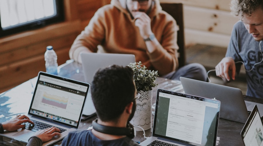 Les 10 meilleurs jobs étudiants compatibles avec les cours